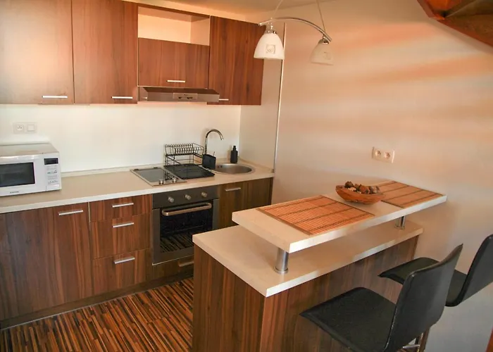 Aston * Vel'ka Lomnica